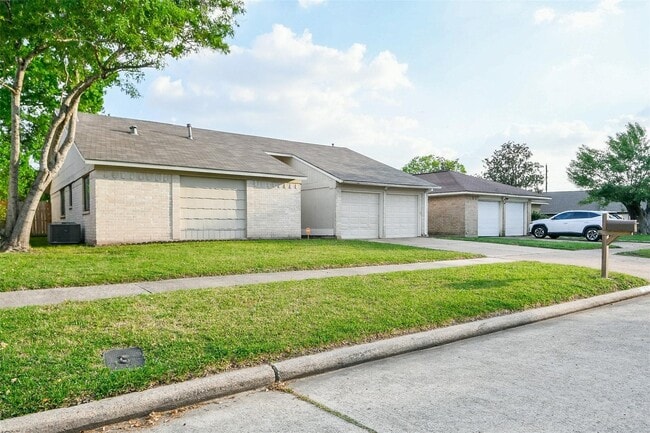 Photo - 5635 Greenhill Forest Dr