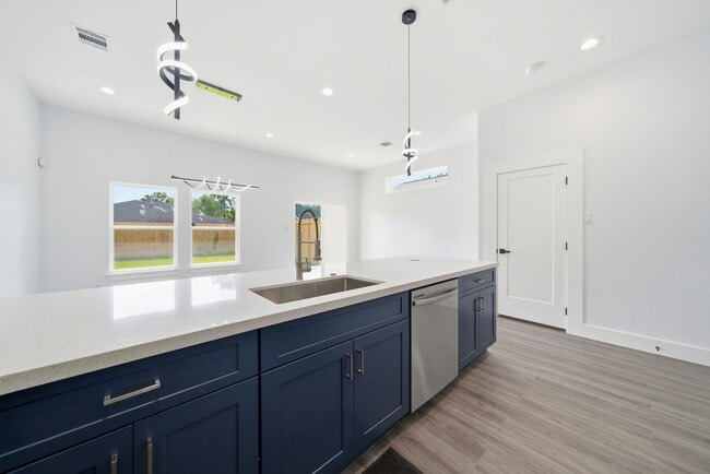 Photo - 1015 Ellington St