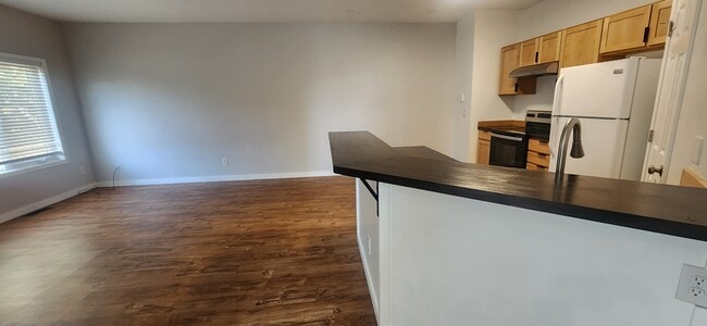 Photo - 1111 Biehl Dr