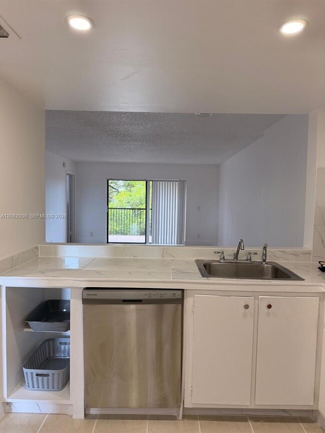 6575 W Oakland Park Blvd Unit 303