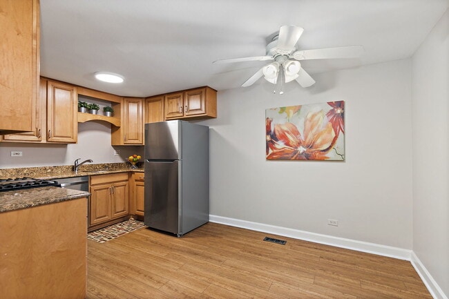 Photo - 1303 Yarmouth Ct