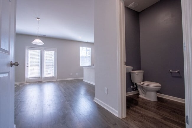 Photo - 325 Park W Blvd