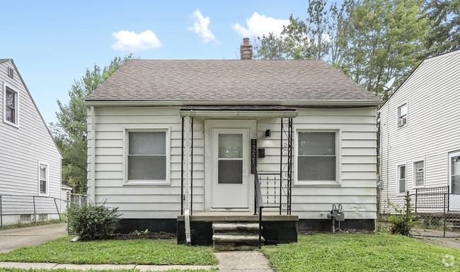 Building Photo - 19223 Beaconsfield St Rental