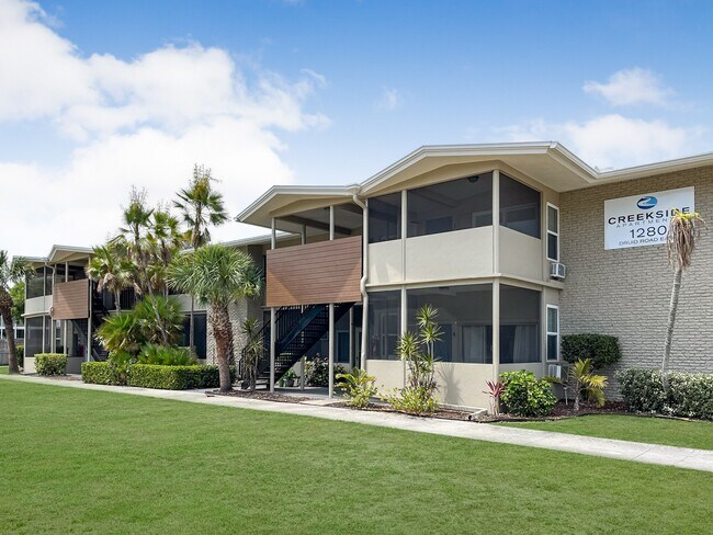 Photo - 1280 Druid Road