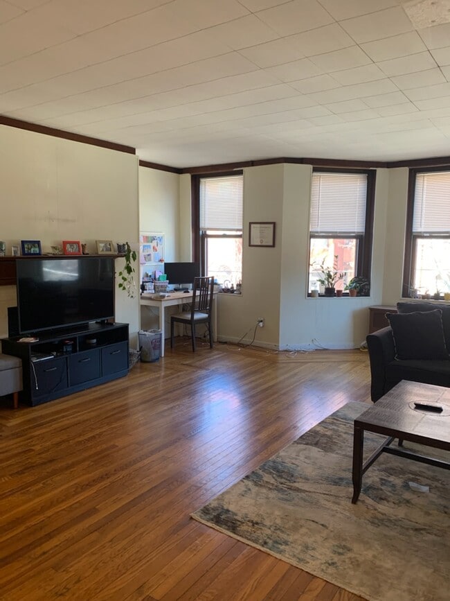 Photo - 39 Carlton St