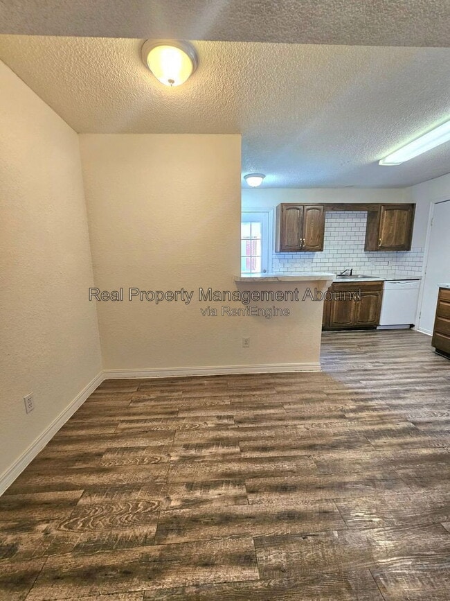 Photo - 8009 N 117th E Ave