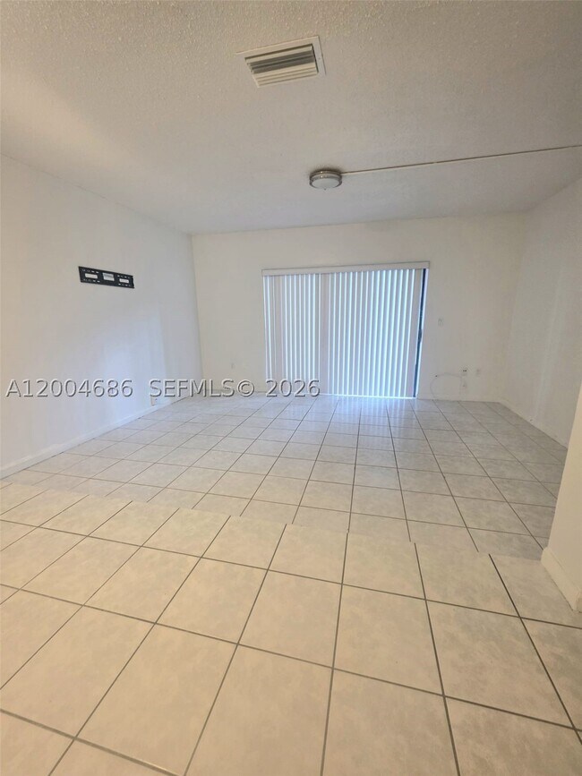 8958 W Sample Rd Unidad 8958