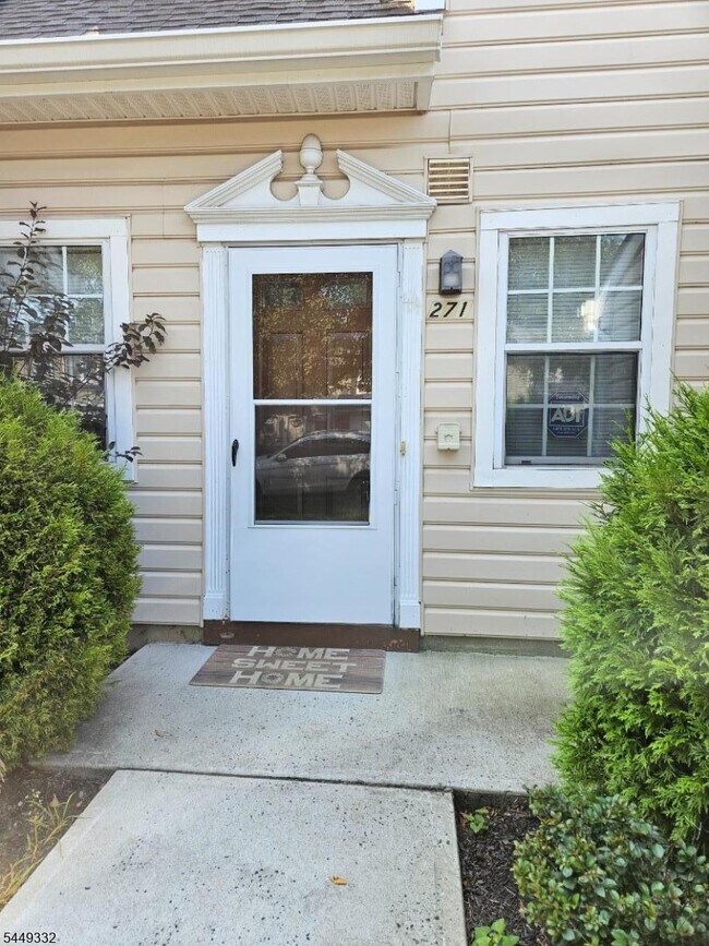 Photo - 271 Abbey Dr