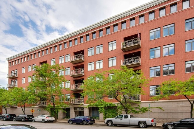 Building Photo - 1155 W Armitage Ave Unit 1155 Armitage