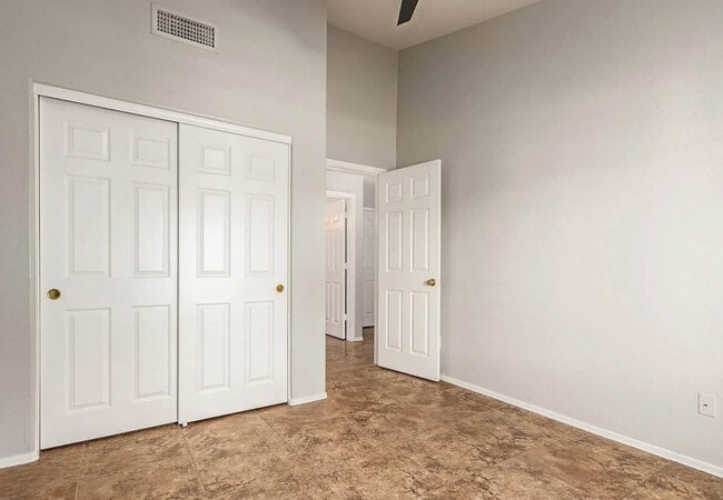 Photo - 1381 W Gary Dr