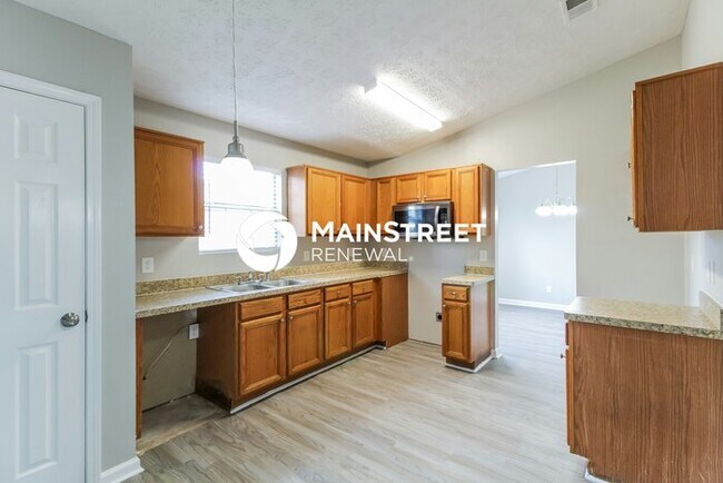 Photo - 3 Bedroom Pet-Friendly Home in Stone Mountain, GA with Main Street Renewal