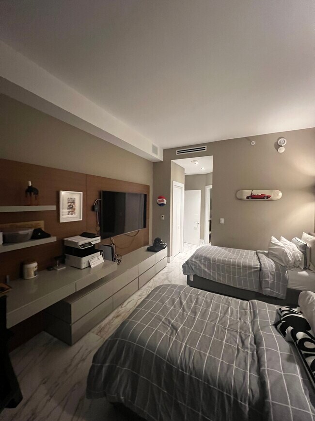 Photo - 21205 Yacht Club Dr Unidad 2605