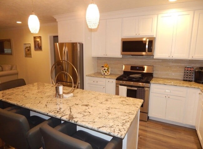 Photo - 8821 Woodruff St