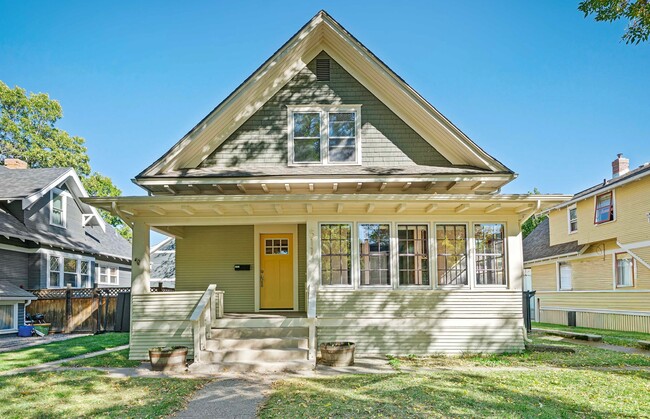 Building Photo - 511 W Babcock St Rental