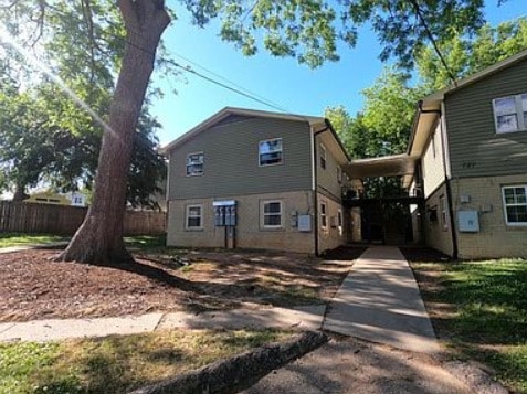 727 E Lenoir St
