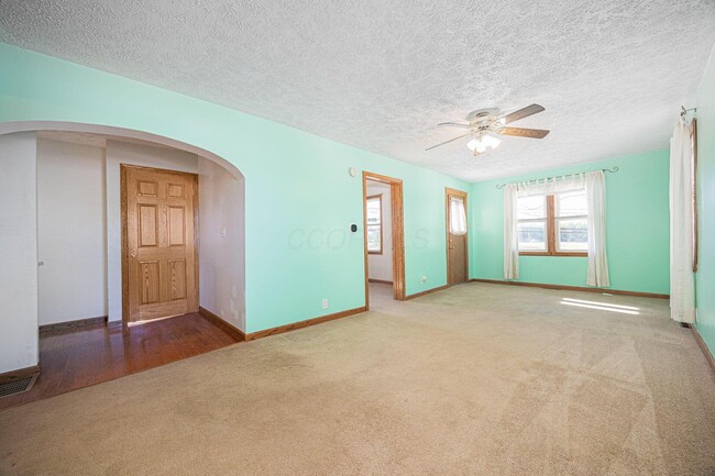 Photo - 334 Lancaster Pike