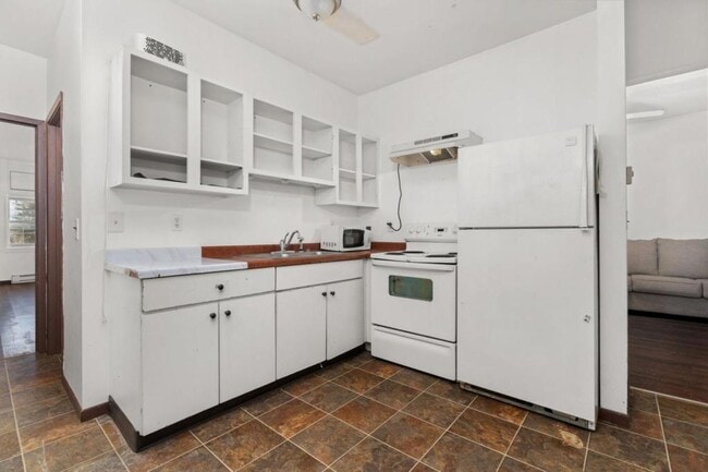 Photo - 130 E Main St