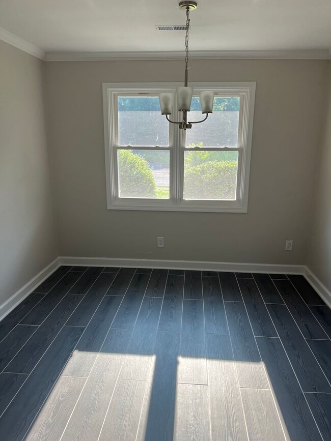 Photo - 11 Oakcrest Trail NE Unit APT B