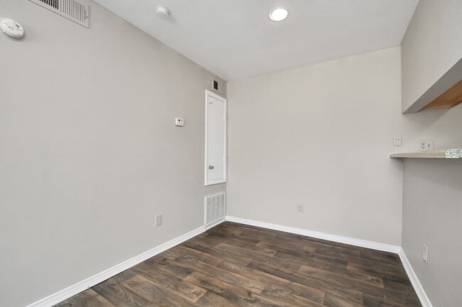 Building Photo - 7700 W Airport Blvd Unit 1004