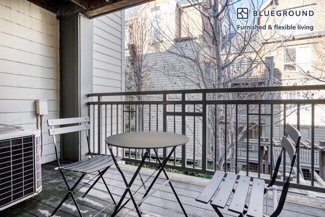 Photo - 1220 N Fair Oaks Ave Unit FL2-ID791