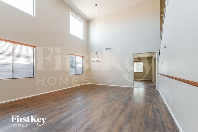 Photo - 22427 Van Der Veen Way