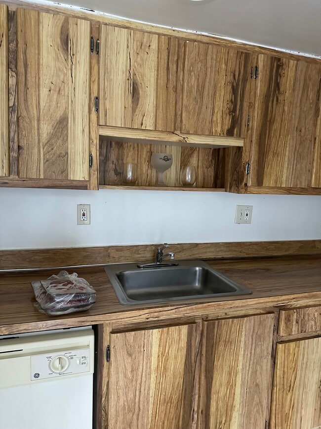 Building Photo - 8600 SW 133rd Avenue Rd Unit 206