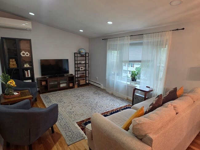 Photo - 1 E Dexter Ave