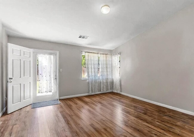 10512 Anacostia Way