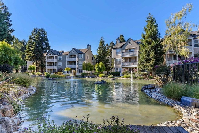 Building Photo - Willow Lake Rental