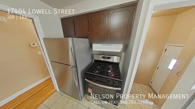 Photo - 17404 Lowell St