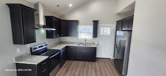 Photo - 722 S Griffith Ave