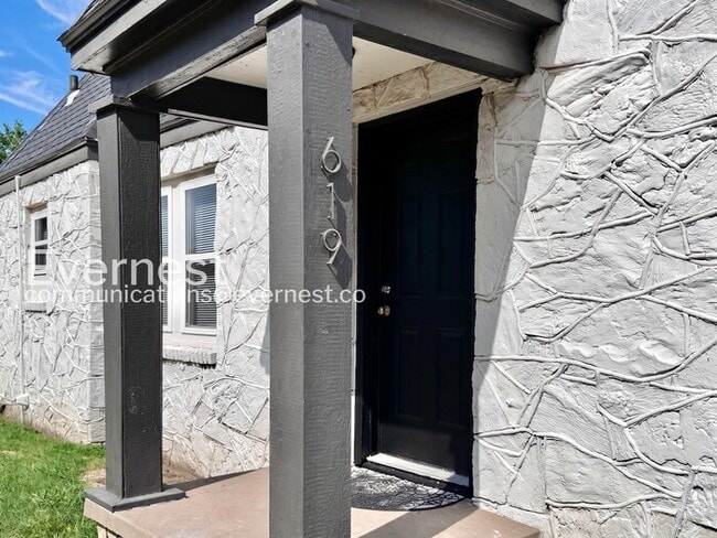 Photo - 619 E Xyler St