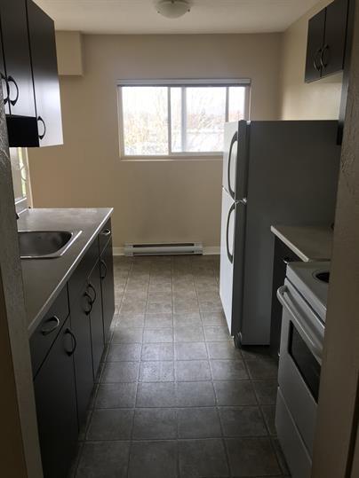 Photo - 1150 Queens Ave