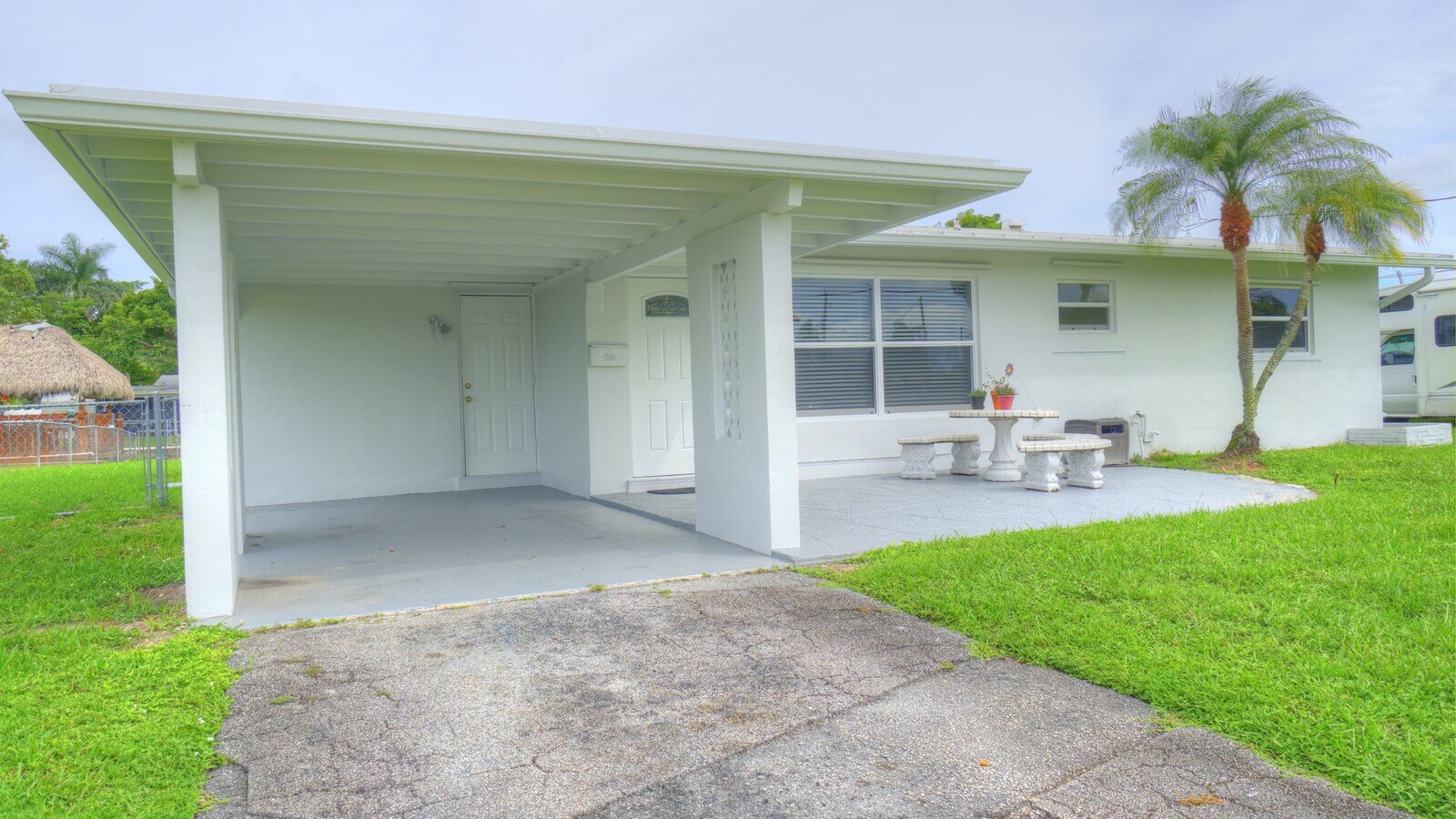 Photo - 1128 W River Dr