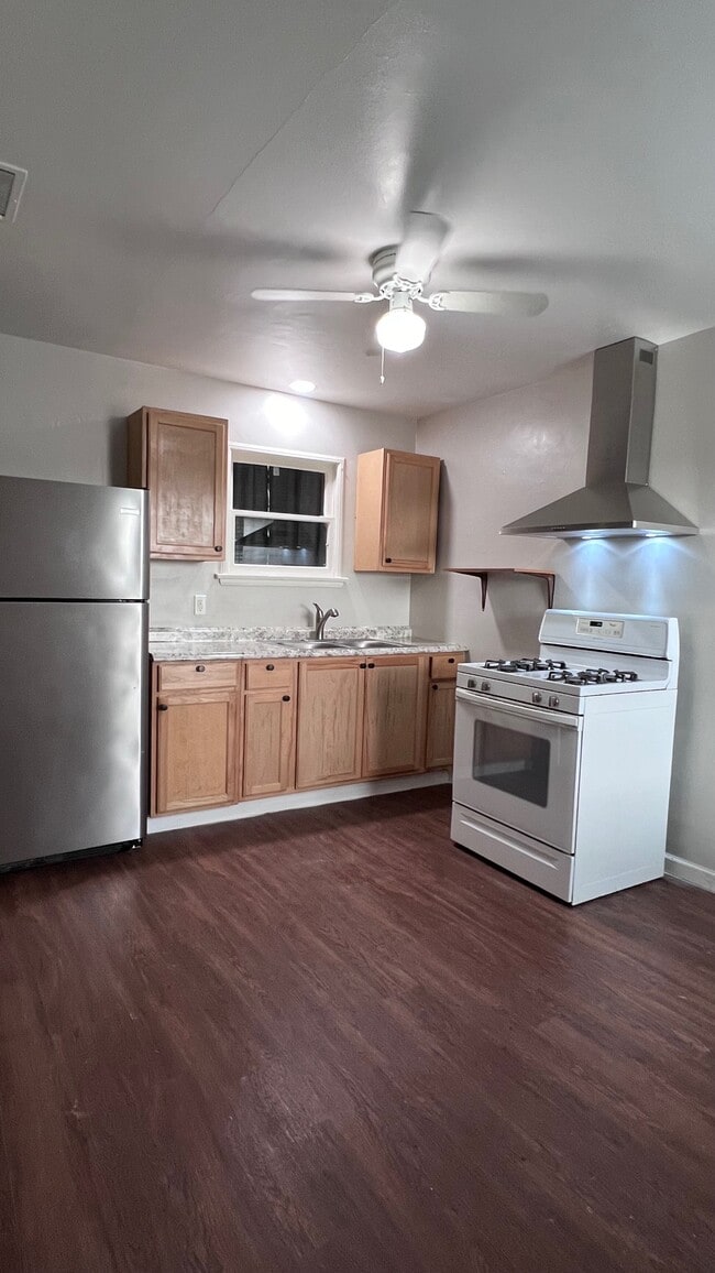 Photo - 5240 S Center St