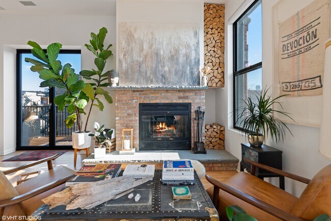 Photo - 1432 W Erie St Unit 3F