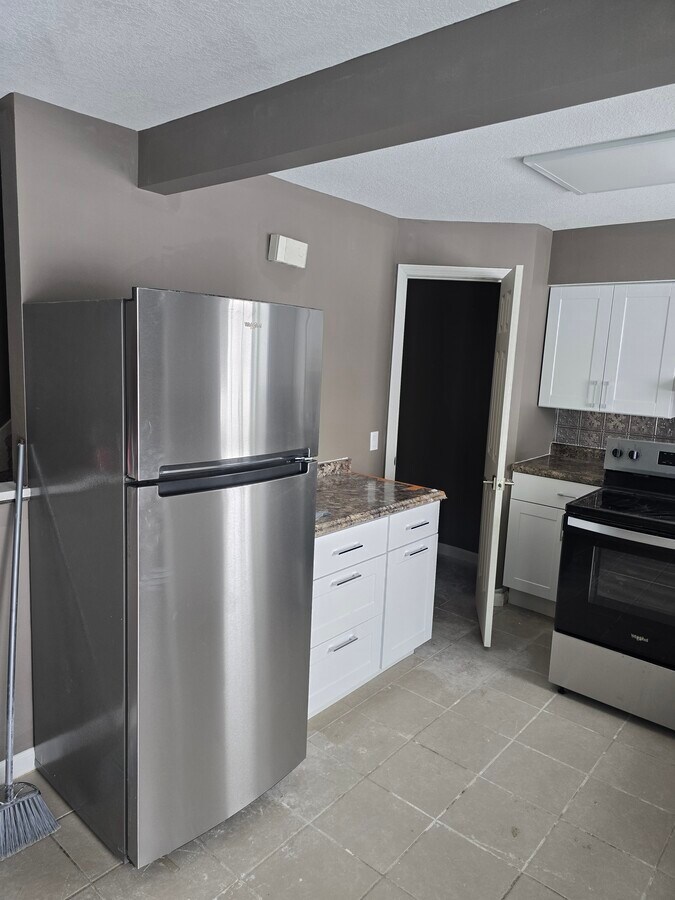 Photo - Cree Triplex Unit 3