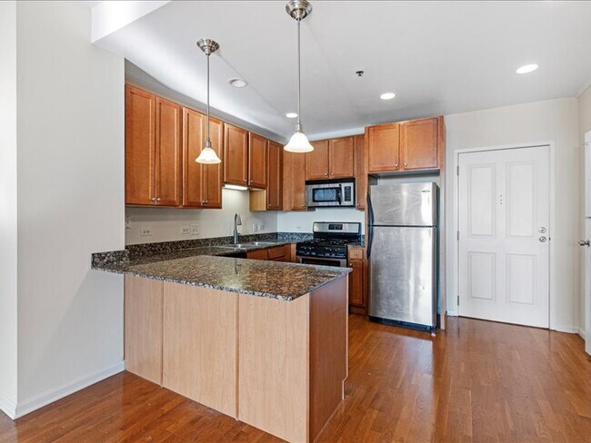 Photo - 828 W Grace St Unit 802