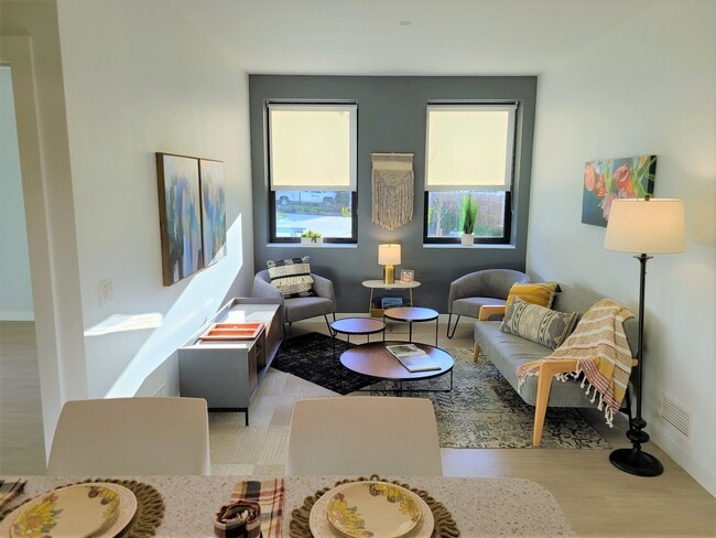 Photo - 201 Ellicott