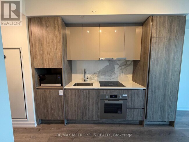 Photo - 180 Front St E Unit 1803