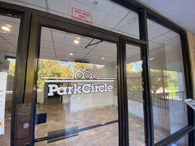 Photo - 1600 Park Cir Unidad 607