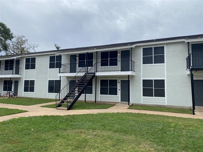 Photo - 102 Oakdale Ct Apartment Unit 2206