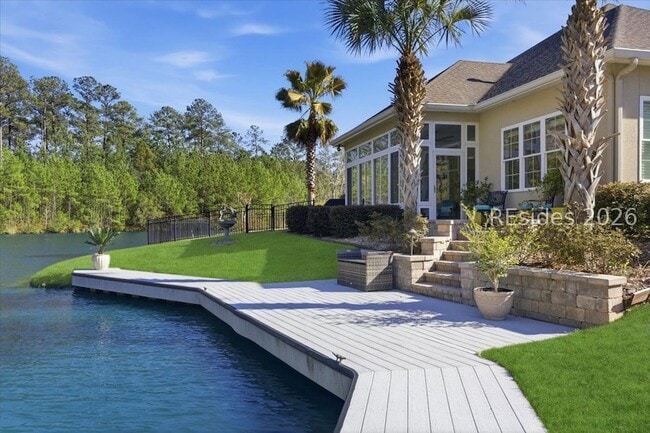 Building Photo - 165 Topside E