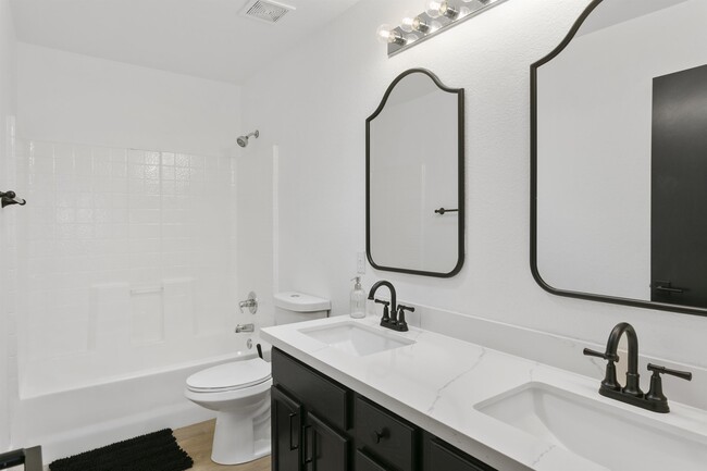 Photo - 10319 W Luke Ave