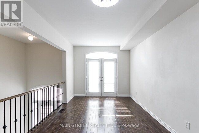 Photo - 114 Sandwell St