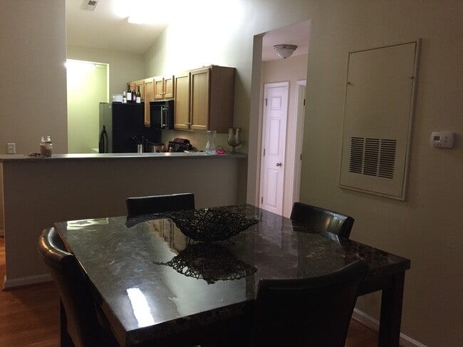 Comedor y cocina - 1801 Trailwood Heights Lane