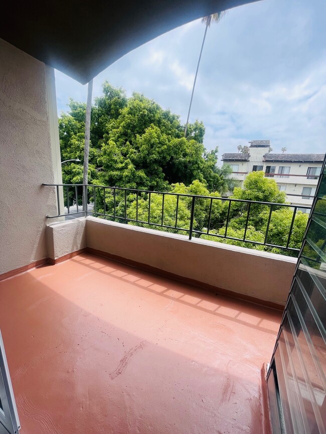 Street balcony view - St. Andrews Place Apartments