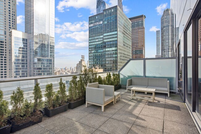 Photo - 230 W 56th St