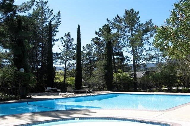 Main pool with children's wading pool - 3319 Brittan Ave Unidad 9