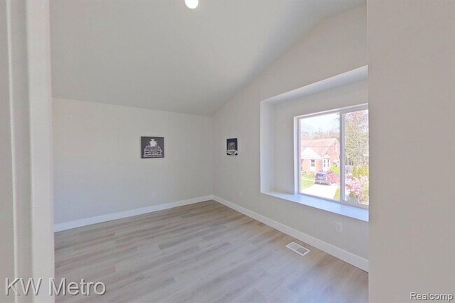 Photo - 695 Livernois St Unidad 3